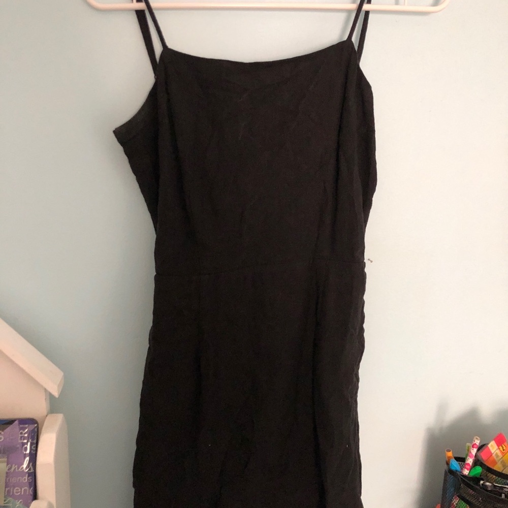 black dress with tie on back